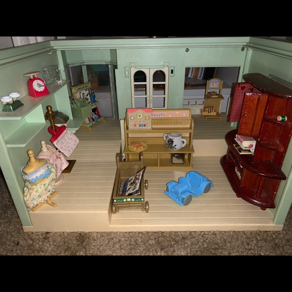 Calico critter market house